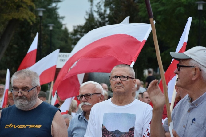 Pikieta w obronie ks. Michała Olszewskiego w Radomiu