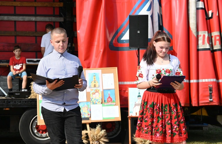 W Naczęsławicach dziękowali za kościół i plony