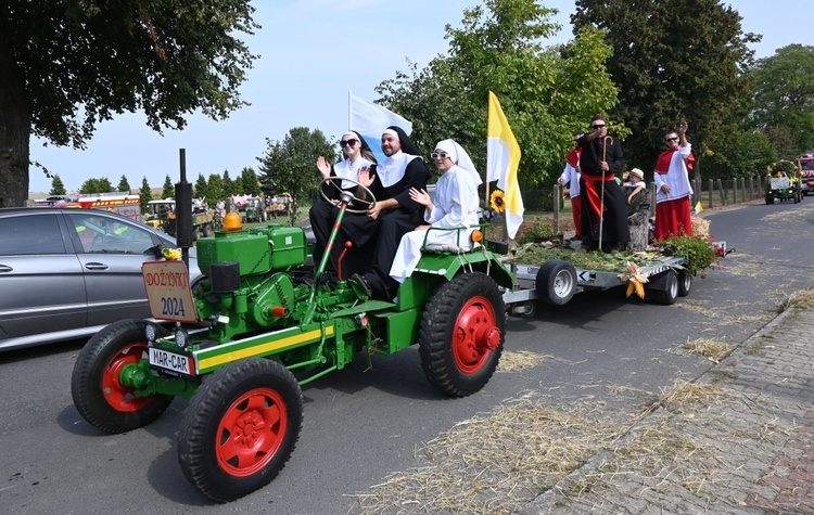 W Naczęsławicach dziękowali za kościół i plony