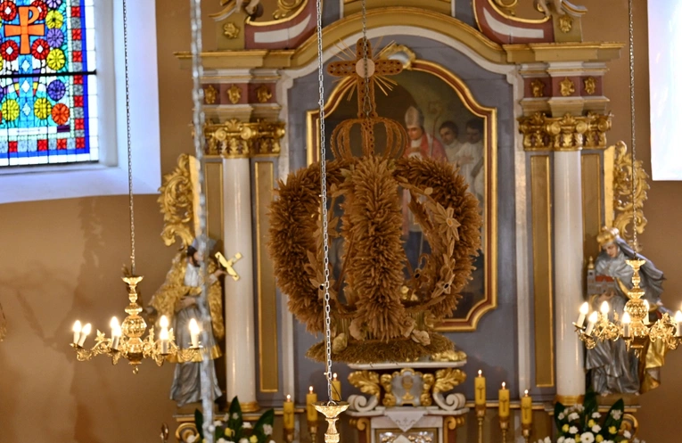 W Naczęsławicach dziękowali za kościół i plony