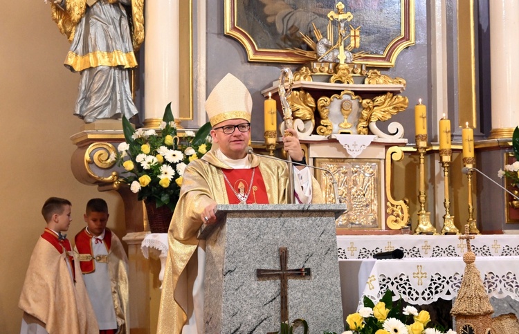 W Naczęsławicach dziękowali za kościół i plony