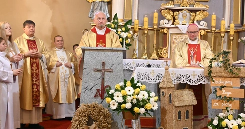 W Naczęsławicach dziękowali za kościół i plony