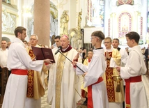 Dwie szafy organowe, 55 głosów i 3120 piszczałek