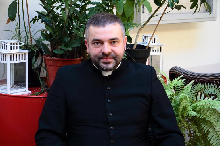 Ks. Wójcik: Gdy trwa zmasowany atak na katechezę, pokazujmy dobro, jakie w niej tkwi