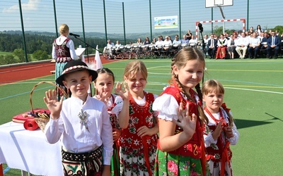 Czerwienne Dolne. Naszej szkole marzyły się zmiany...