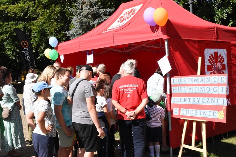 Piknik w ogrodzie hospicyjnym