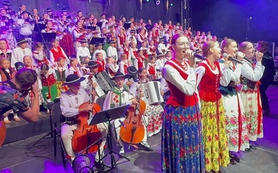 Mała Armia Janosika. Koncert w Żórawinie z rekordową publiką