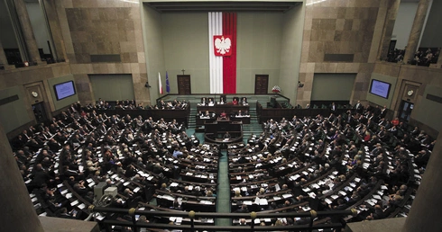 Katolik wobec polityki – wchodzić w to czy się obrażać?