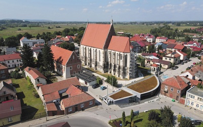 Tu królewicze dostawali rózgi. Reportaż z kolegiaty w Wiślicy