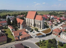 Tu królewicze dostawali rózgi. Reportaż z kolegiaty w Wiślicy