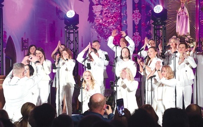 Chętni, którzy chcą wziąć udział w szkoleniach mogą zapisać się poprzez media społecznościowe Iława Gospel Singers.