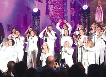 Chętni, którzy chcą wziąć udział w szkoleniach mogą zapisać się poprzez media społecznościowe Iława Gospel Singers.