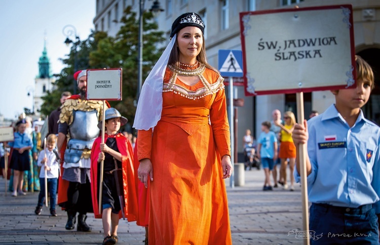 – Ufam, że wydarzenie przybliży przeszłość Polski przez teatr i zabawę oraz wzbudzi dumę z osiągnięć naszych przodków  – mówi Anna Murawska.