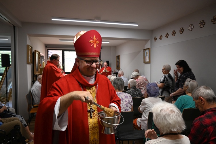 Poświęcenie kaplicy bł. Alojzego Ligudy w DPS w Opolu