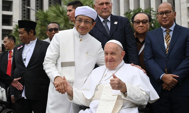 Wielki Imam Nasaruddin Umar i papież Franciszek