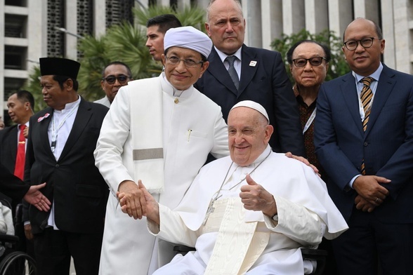 Wielki Imam Nasaruddin Umar i papież Franciszek