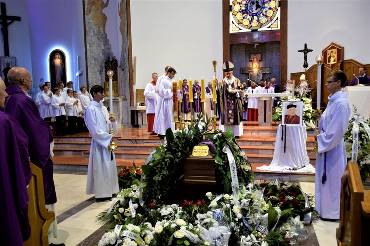 Uroczystości pogrzebowe ks. prał. Józefa Siemczyka