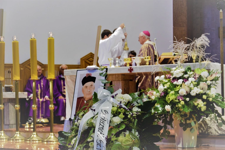 Uroczystości pogrzebowe ks. prał. Józefa Siemczyka