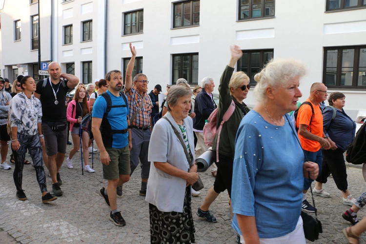 Płock. Wyjście pielgrzymki do Skępego