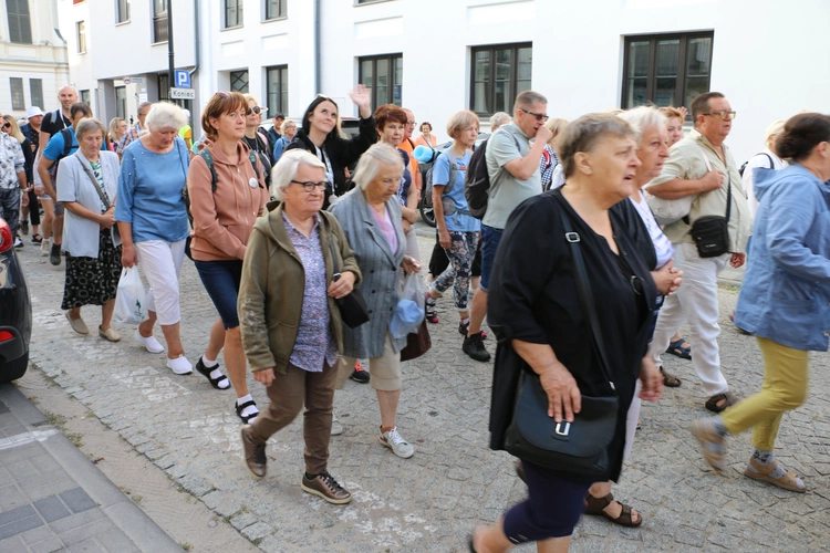 Płock. Wyjście pielgrzymki do Skępego