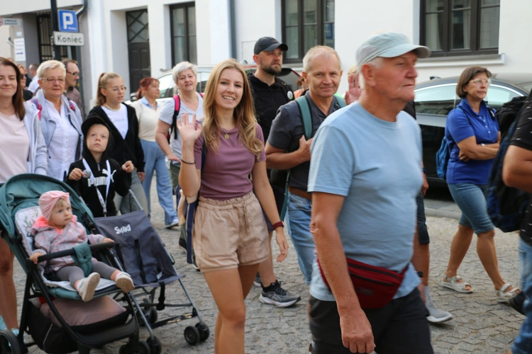 Płock. Wyjście pielgrzymki do Skępego