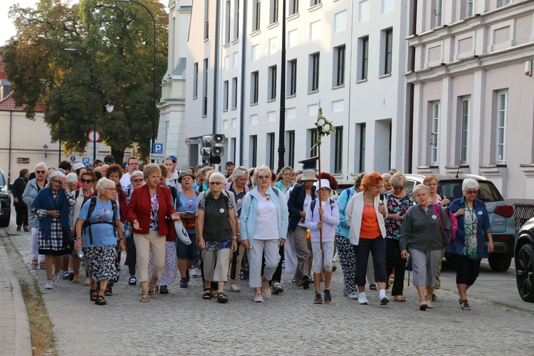 Płock. Wyjście pielgrzymki do Skępego