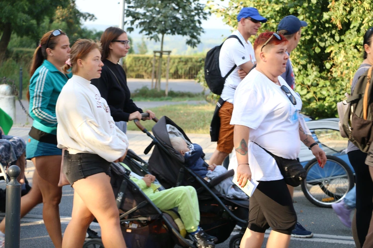 Płock. Wyjście pielgrzymki do Skępego