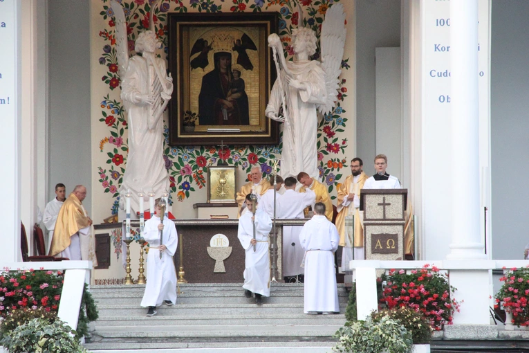 Młodzi na zawadzkim wzgórzu