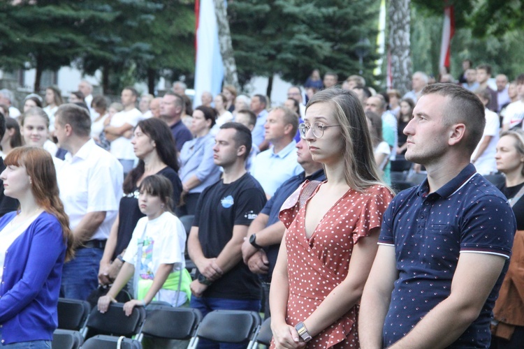 Młodzi na zawadzkim wzgórzu