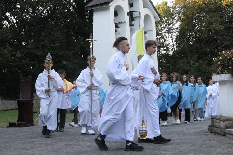 Młodzi na zawadzkim wzgórzu