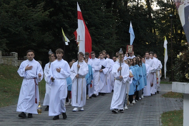 Młodzi na zawadzkim wzgórzu