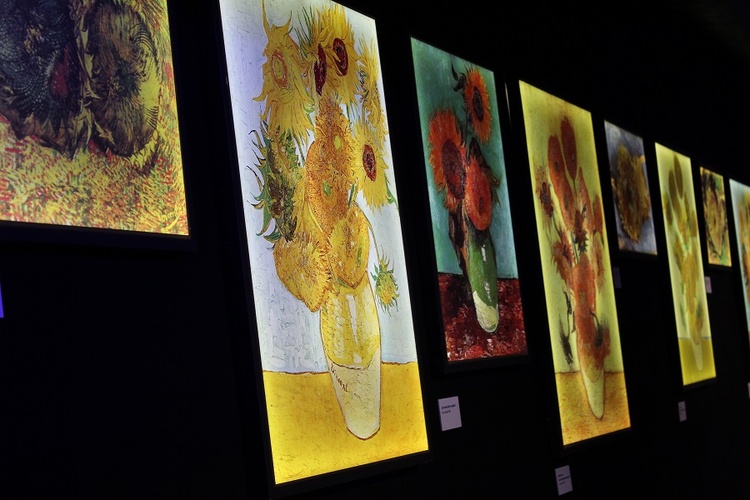 Wystawa “Van Gogh Multi-Sensory Exhibition”