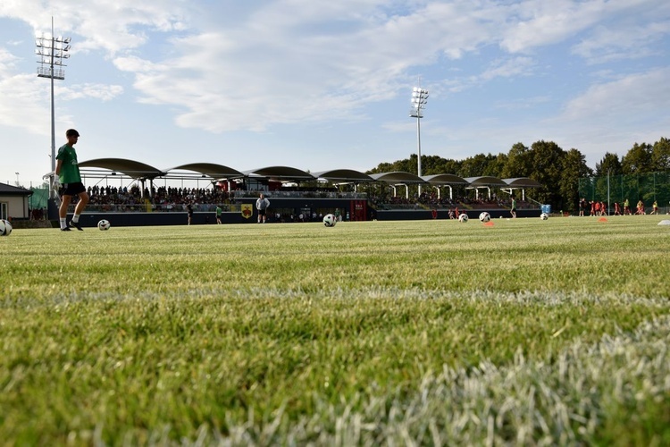 Nowy stadion Oskara Przysucha.