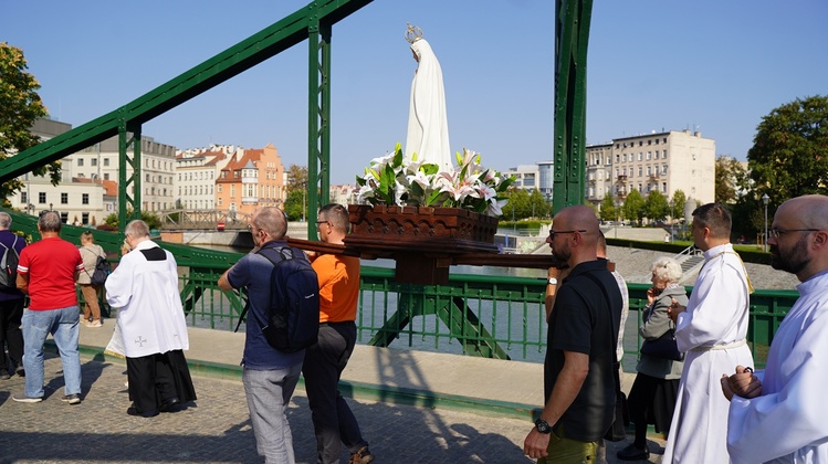 Dzień skupienia nadzwyczajnych szafarzy Komunii Świętej