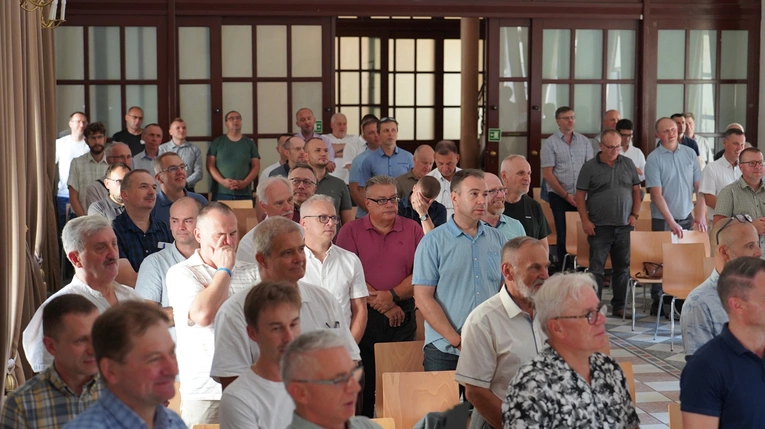 Nadzwyczajni szafarze Komunii św. i synod archidiecezji wrocławskiej