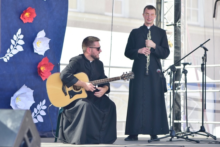 Bartoszyce. 50. rocznica odtworzenia parafii św. Jana Apostoła i Ewangelisty