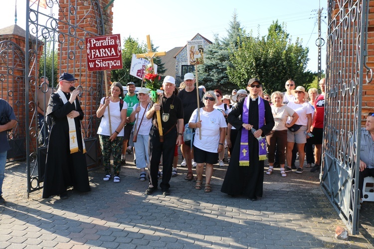 Skępe. Wejście pielgrzymek