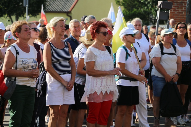 Skępe. Wejście pielgrzymek