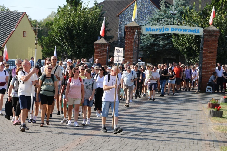 Skępe. Wejście pielgrzymek