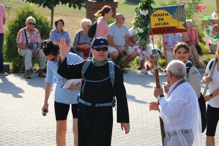 Skępe. Wejście pielgrzymek