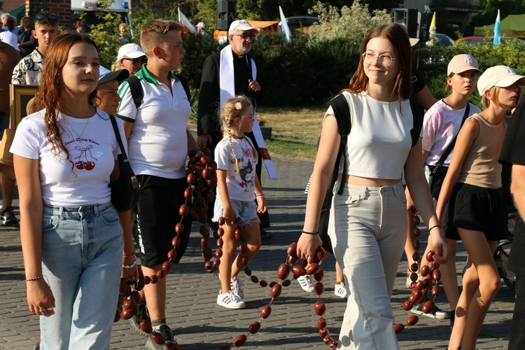 Skępe. Wejście pielgrzymek