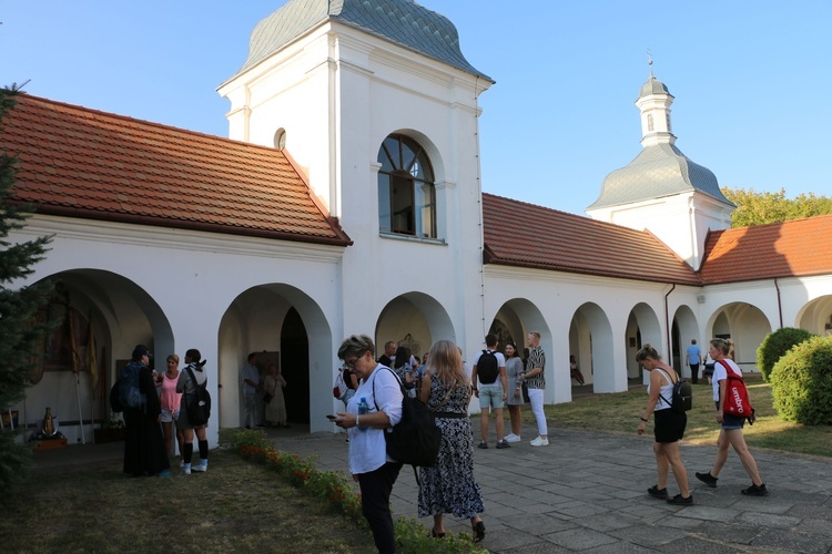 Skępe. Wejście pielgrzymek