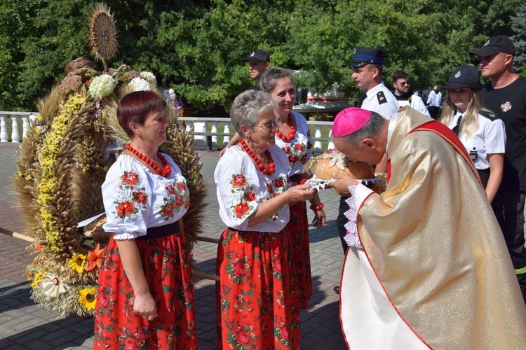 Dożynki diecezjalne w Kałkowie-Godowie