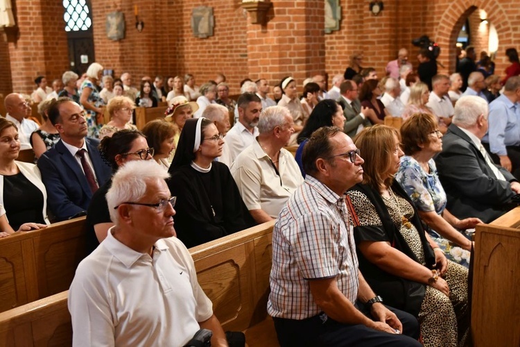 Biskup wręczył świeckim odznaczenia Zasłużony dla Diecezji Zielonogórsko-Gorzowskiej