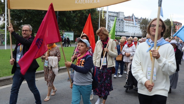 Pielgrzymka chorych do Lourdes - cz. 2