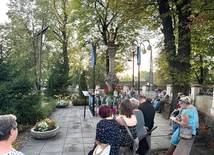 Od soboty 7 września przychodzą do Niej skierniewiczanie.