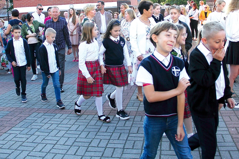 Pierwsze kroki w nowym roku – do kościoła.