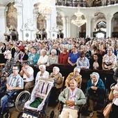 	Wielka pielgrzymka przyciąga setki osób z całego Dolnego Śląska. 