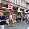 Tradycyjnie nie zabraknie stoisk wystawców i kiermaszu rozmaitości.