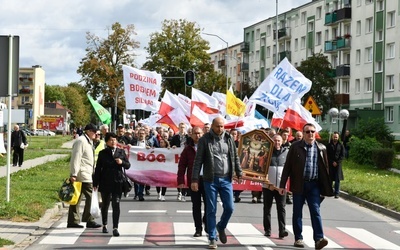 Męskie świadectwo na ulicach Międzyrzecza